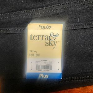 2 Pair NWT Skinny Jeans